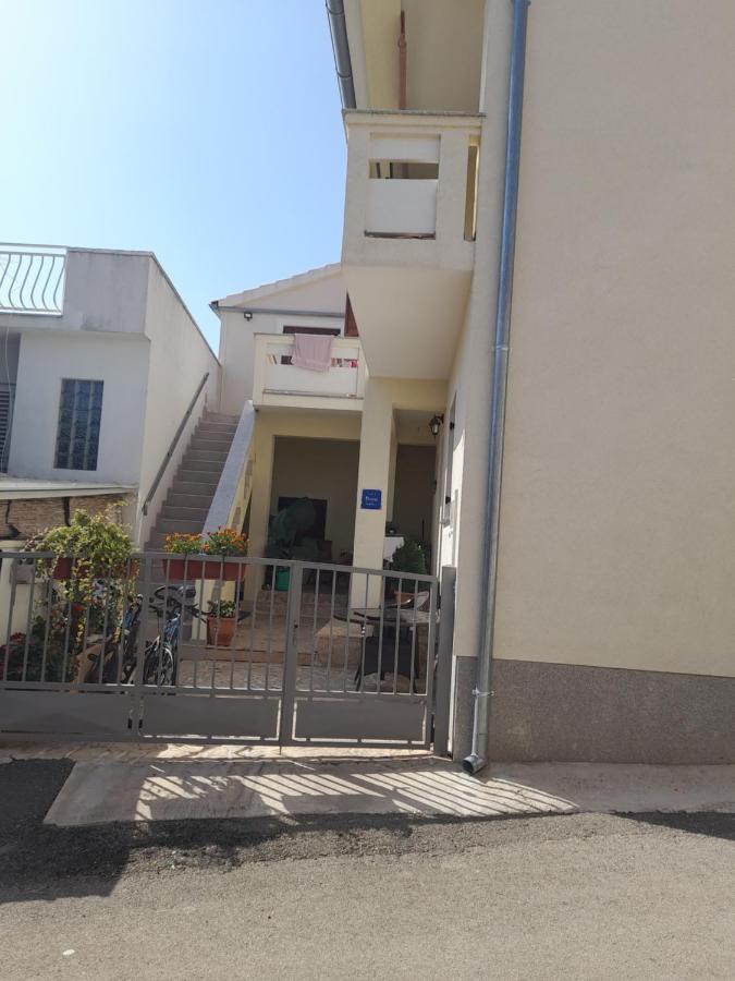 Apartment Dukic Sveti Filip i Jakov Ngoại thất bức ảnh