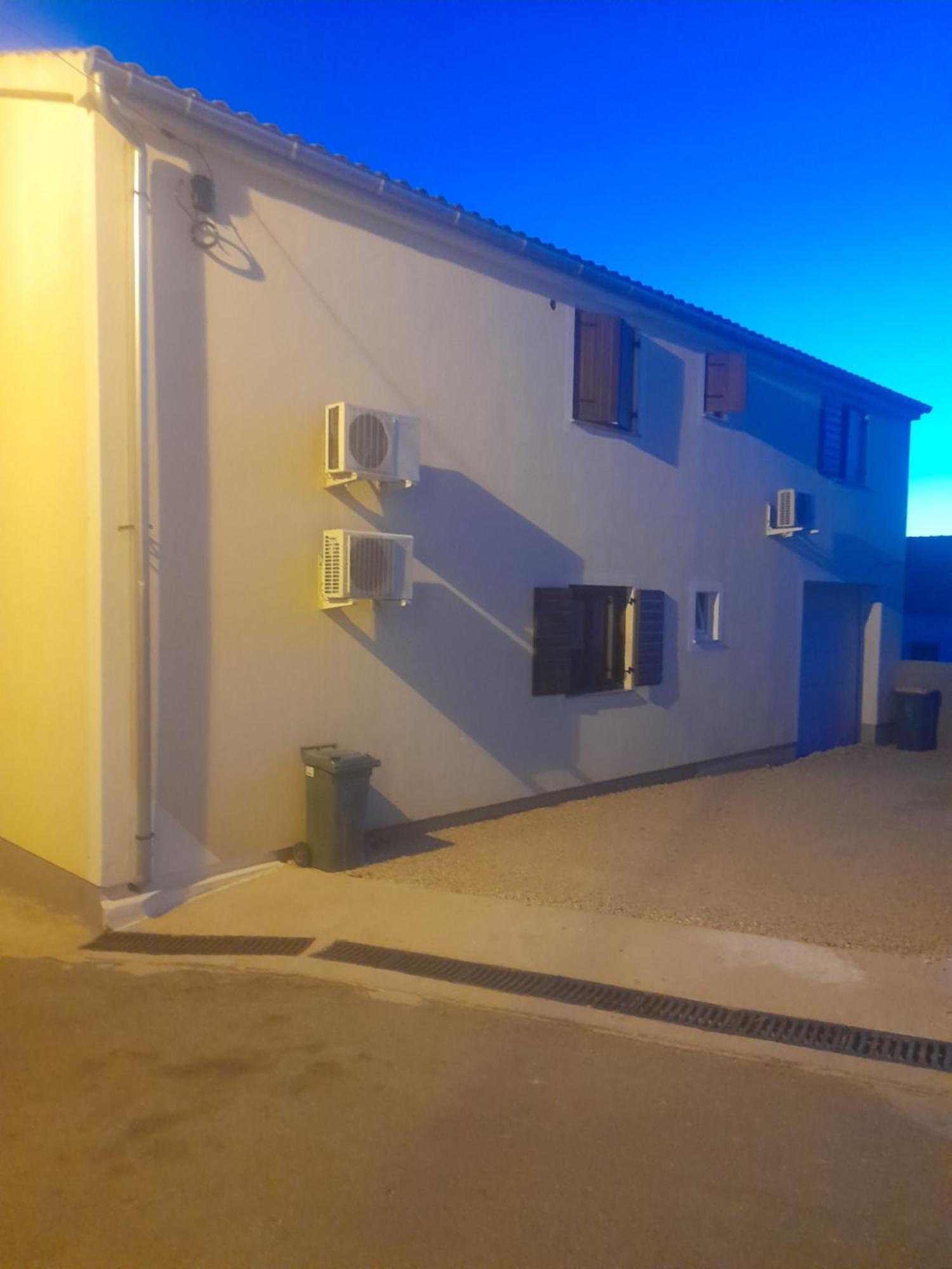 Apartment Dukic Sveti Filip i Jakov Ngoại thất bức ảnh